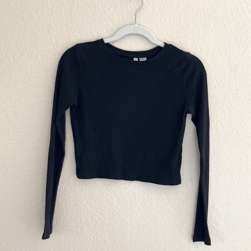 Black Cropped Long Sleeve Tee – H&M (XS)